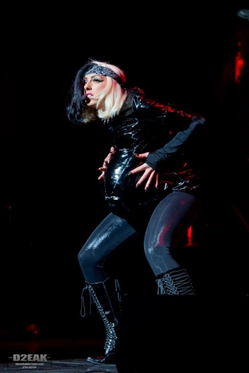 lady-gaga-tribute-donna-marie-at-st-davids-hall-2013-42
