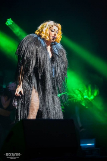lady-gaga-tribute-donna-marie-at-st-davids-hall-2013-84